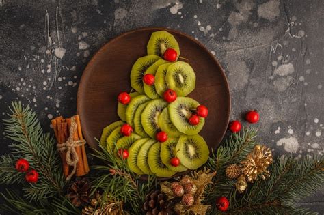 Premium Photo | Kiwi christmas tree