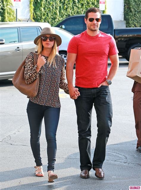 Splitsville For Superman Star Henry Cavill And Kaley Cuoco