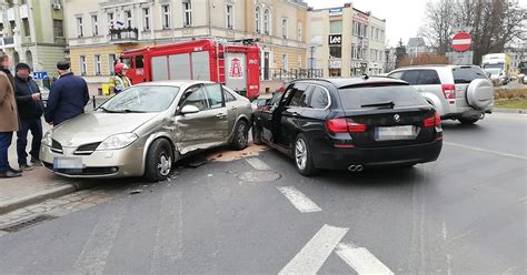 St Uczka Na Skrzy Owaniu Ulic Anny Ajming Z Tuwima W S Upsku Kierowca