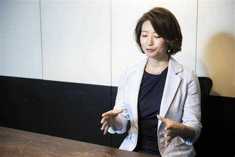 [写真] 3ページ目 「成人式に出席したら、誰も話しかけてこなかった」元av女優・小室友里（46）が語る、20代の頃に感じた“身バレのキツさ