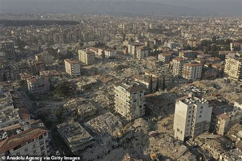 Syria And Turkey Earthquake Girl Is Rescued After A Week In Collapsed Turkish Building Daily