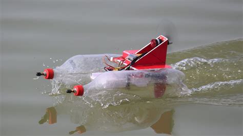 How To Make A Boat Plastic Bottle Boat Youtube