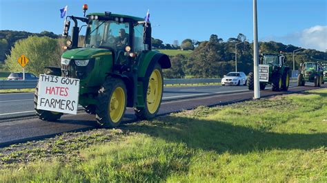 Farmers across NZ protest against Govt's emissions pricing plan