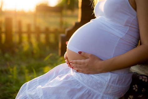 TRUDNOĆA TOKOM LETA I 10 STVARI KOJE SVAKA BUDUĆA MAMA TREBA DA ZNA