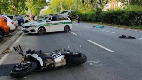 Tragico Incidente Motociclista Travolge Anziano Business It