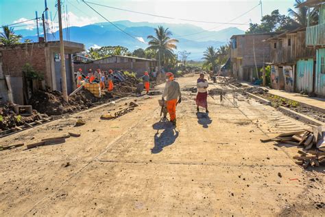 Avanza Construcci N De Pistas Y Veredas En El Distrito De Sivia