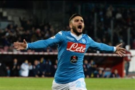 Chi è Lorenzo Insigne età altezza peso carriera moglie e figli