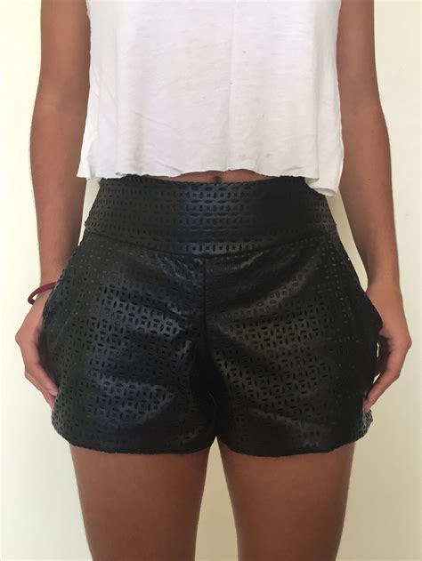 Short De Couro Preto Ba