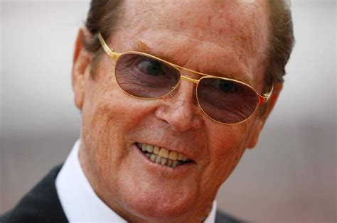 Murió Roger Moore El Actor De James Bond Y El Santo