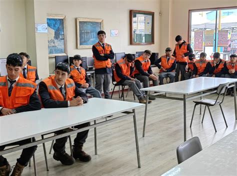 Alumnos Del Colegio Salesianos De La Serena Visitaron El Cft Juan Bohon