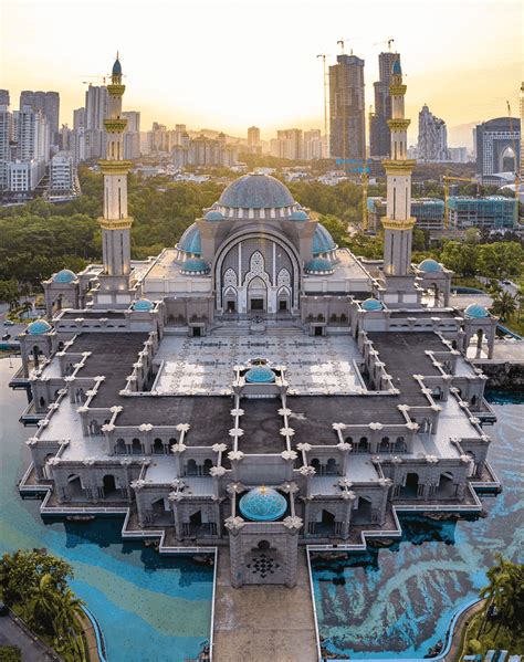 Masjid Wilayah Persekutuan The Federal Territory Mosque Kuala Lumpur