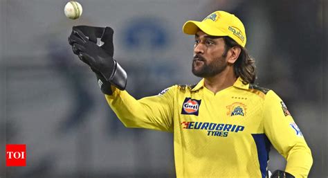 MS Dhoni We Don T Want To Max Out CSK Coach Stephen Fleming