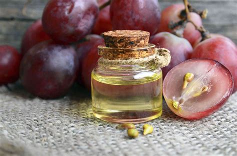 Grapeseed Oil: What It Is, Types, Benefits, Risks