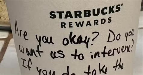 Barista De Starbucks Sospecha Acoso A Una Adolescente Y Le Deja Nota En