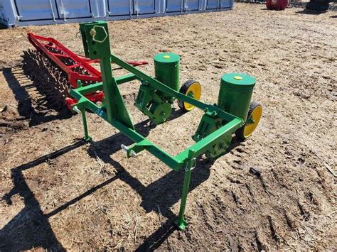 John Deere 71 2r36 Food Plot Planter Adam Marshall Land And Auction Llc