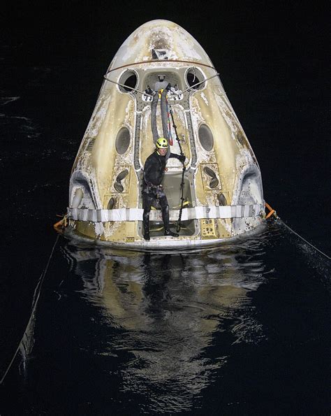 Spacex Astronauts Safely Back After Rare Nighttime Splashdown