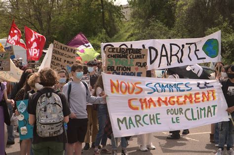 En protestation contre la loi Climat et Résilience Stop KNAUF Illange