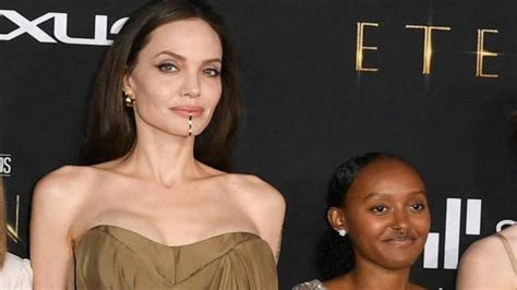 Angelina Jolie Celebra Que Sua Filha Zahara Entrou Na Faculdade E