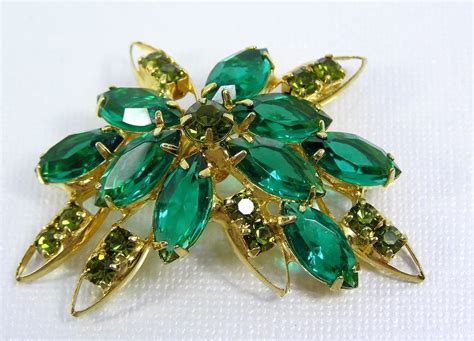 Vintage Estate Brooch Emerald Green Color Navette Rhinestones Gold Tone