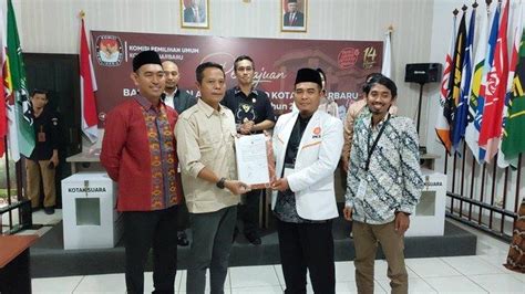 Datangi Kpu Pks Jadi Partai Pertama Di Banjarbaru Mendaftar Bacaleg