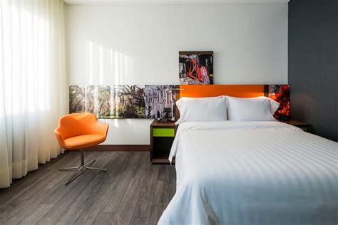 Hampton Hotels In Cali Colombia Find Hotels Hilton