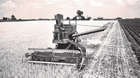 John Deere célèbre 75 ans de moissonneuses batteuses