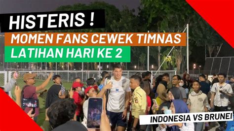 HisterisFans Cewek Timnas Pecah Sambut Kedatangan Pemain Timnas