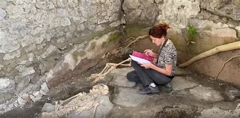 Las Nuevas Excavaciones En Pompeya Descubren Esqueletos De Tres