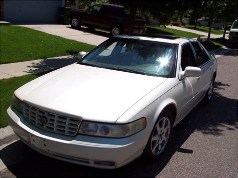 CADILLAC STS SEVILLE - cadillac-sts-seville_white_7.jpg