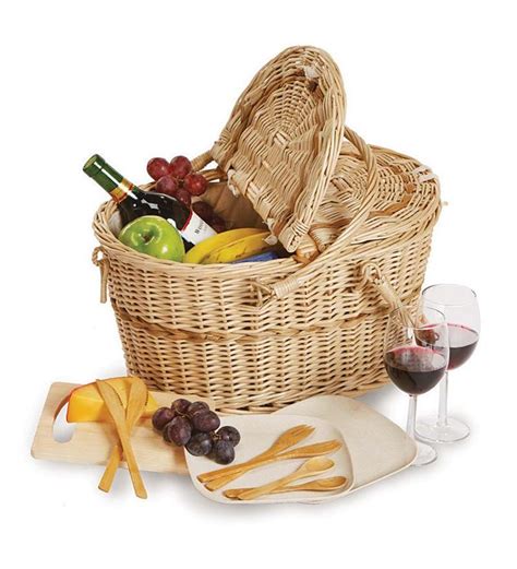 Two Person Picnic Basket Set In Food And Wine Enthusiasts Picnic