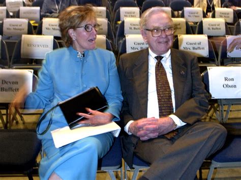 Warren Buffetts Marriage To Susan Buffett Is Unconventional Business