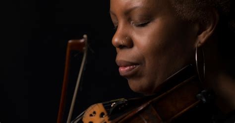 What Jazz Violinist Regina Carter Learned From Ella Fitzgerald | WBEZ Chicago