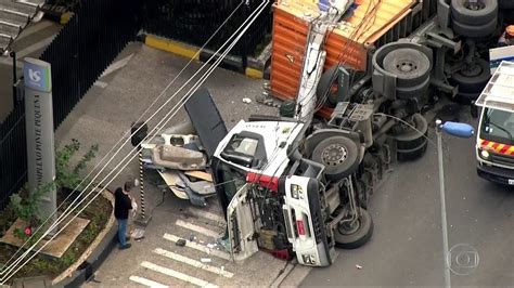 Semana começa 13 acidentes e 2 mortes em São Paulo e na Grande SP