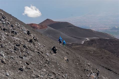 Etna Trekking Jak Wej Na Etn Dni Na Sycylii Hasaj Ce Zaj Ce