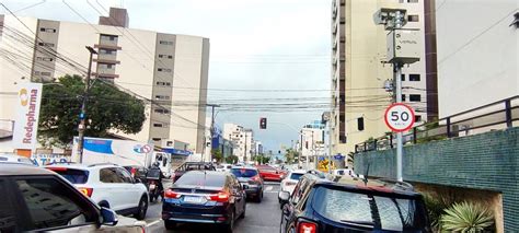 A cada 12 minutos um motorista é flagrado em velocidade acima da