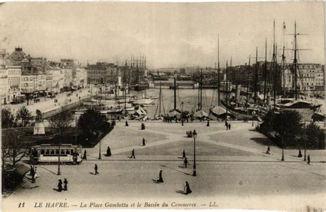 Le Havre La Place Gambetta Et Le Bassin Du Commerce Au Havre Cartorum