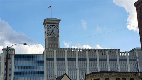 Tourist Attraction Allen Bradley Clock Tower Reviews And Photos Rockwell Automation