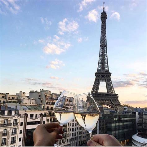 Vinho E Paris S O Sempre Uma Boa Ideia Quem Mais Queria Ocupar O Lugar