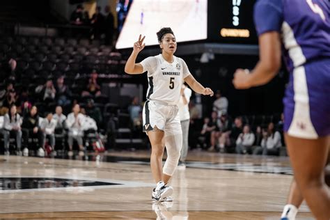 Pierre’s Record-Setting Effort Lifts Dores Past Evansville – Vanderbilt