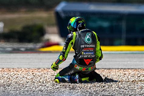 Motogp Gp Portugal As Fue La Ca Da De Rossi En Portimao Foto