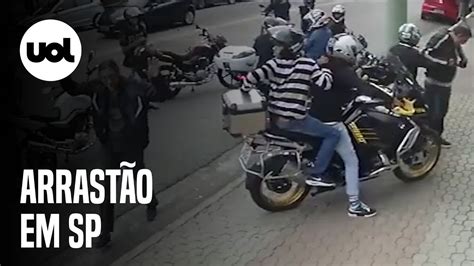 Motoqueiros fazem arrastão e roubam duas motos em SP YouTube