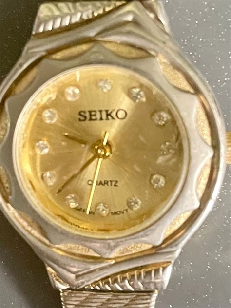 Vintage Seiko Quartz Ladies Watch With Rhinestones Gem