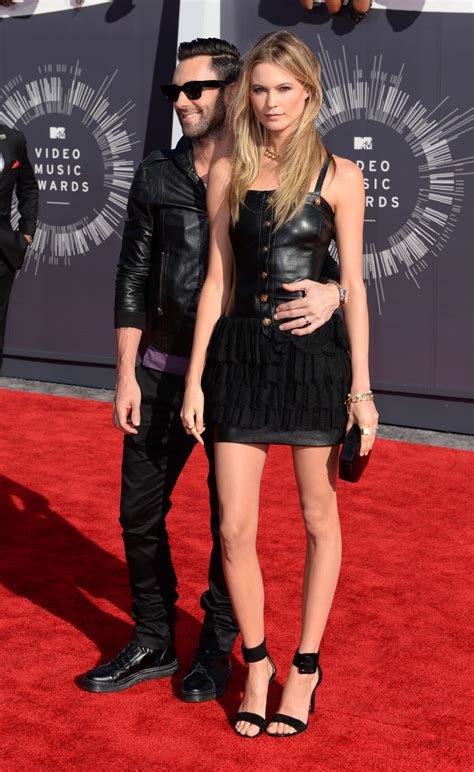 Photo Adam Levine Et Sa Femme Behati Prinsloo C R Monie Des Mtv