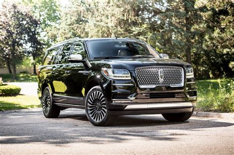 2021 Lincoln Navigator Pictures - 160 Photos | Edmunds