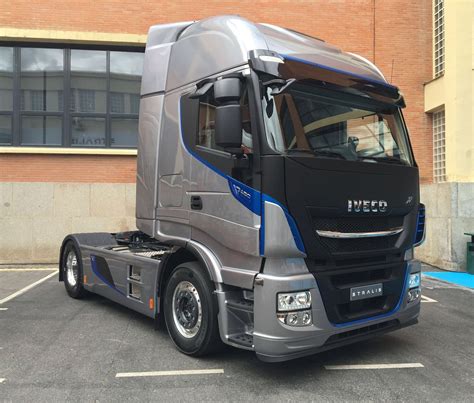 Anteprima Iveco Svela Il Nuovo Stralis Debuttano Le Versioni Xp