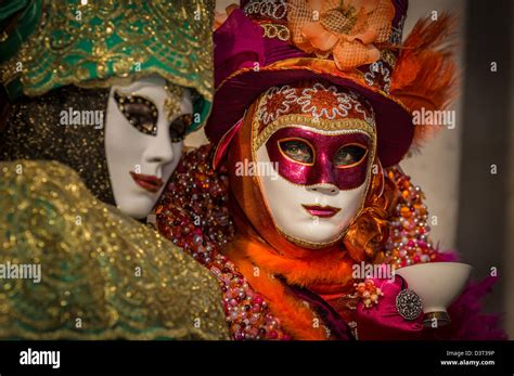 Venedig Karneval Masken Fotos Und Bildmaterial In Hoher Aufl Sung Alamy