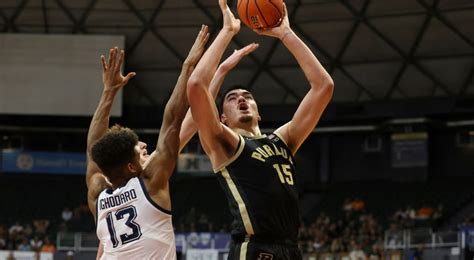 Canada's Edey scores 28 as Purdue beats Marquette in Maui Invitational ...