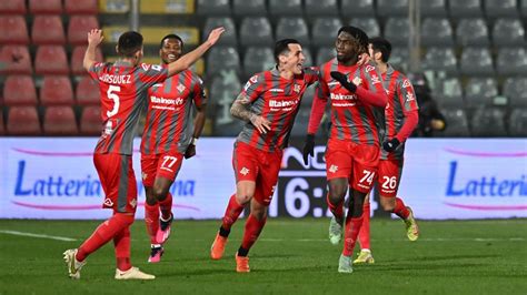 Cremonese Roma Grigiorossi Al Primo Successo Stagionale Mourinho