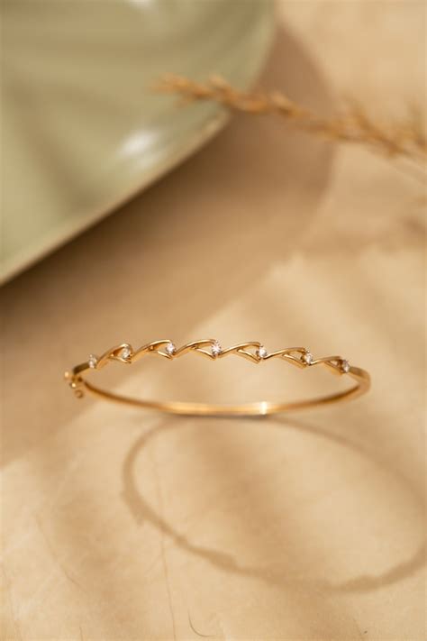 Light Weight Gold Bangles Designs With Weight