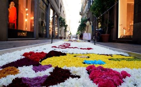 Mila Petali In Via Della Spiga Per L Infiorata Di Milano Grazie Ai